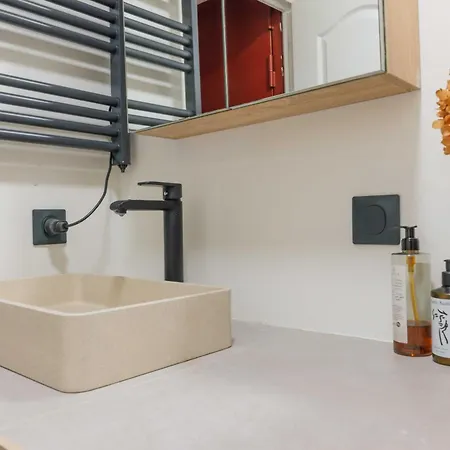 Bright 4p Flat Canal St Martin Apartment *